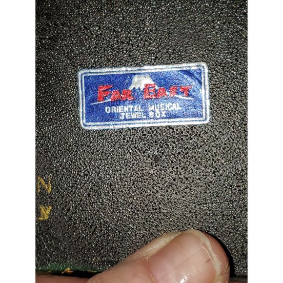 Far East Oriental Musical Jewelry Box Hand Painted Laquered Wood Vintage As-Is - Picture 15 of 16